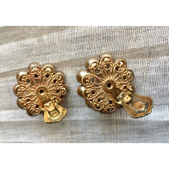 Vintage Mocha Faux Pearl Cluster Earrings AB Cats Eye Clip-Ons Filigree - Picture 3 of 4